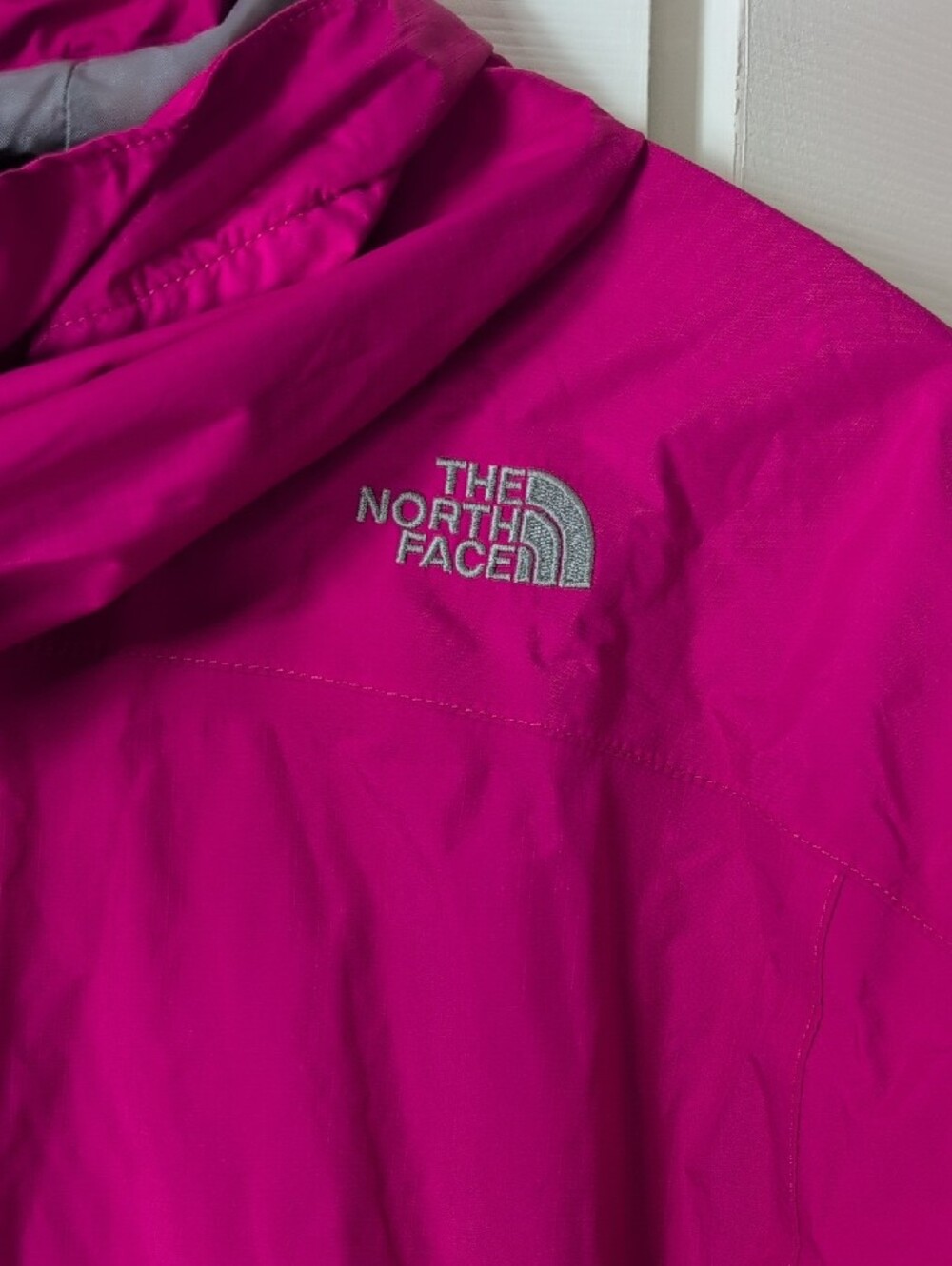 The North Face Girl's Hooded Rain Jacket - Picture 6 of 14
